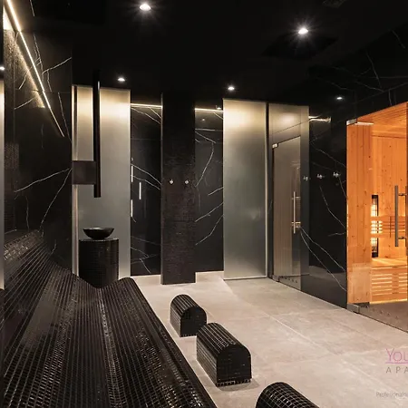 Your Holidays Infinity A333 アパート