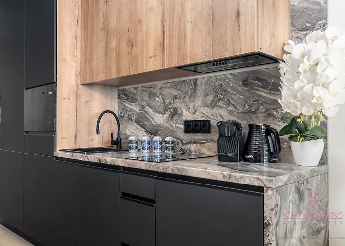 Your Holidays Infinity A333 アパート *